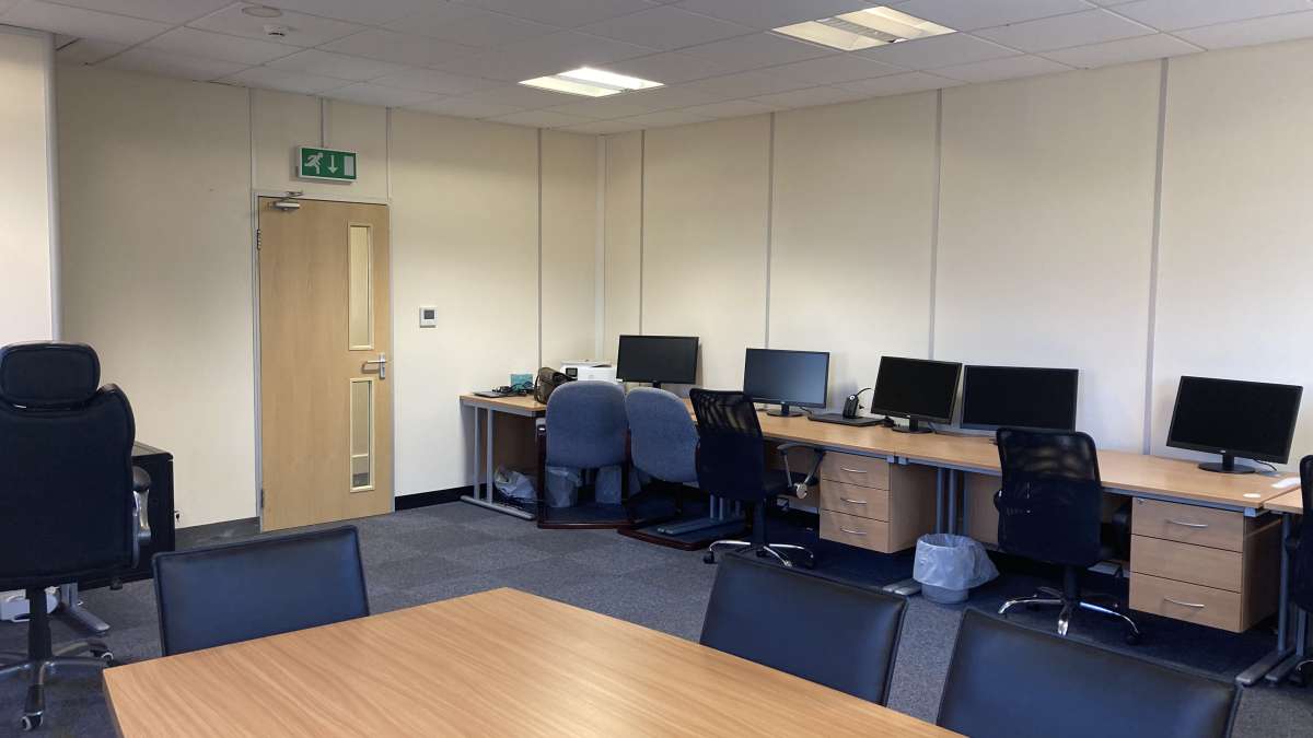 Office in Leicester - photo 3