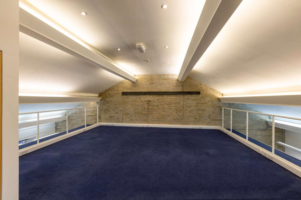 Office in Halifax - photo 2