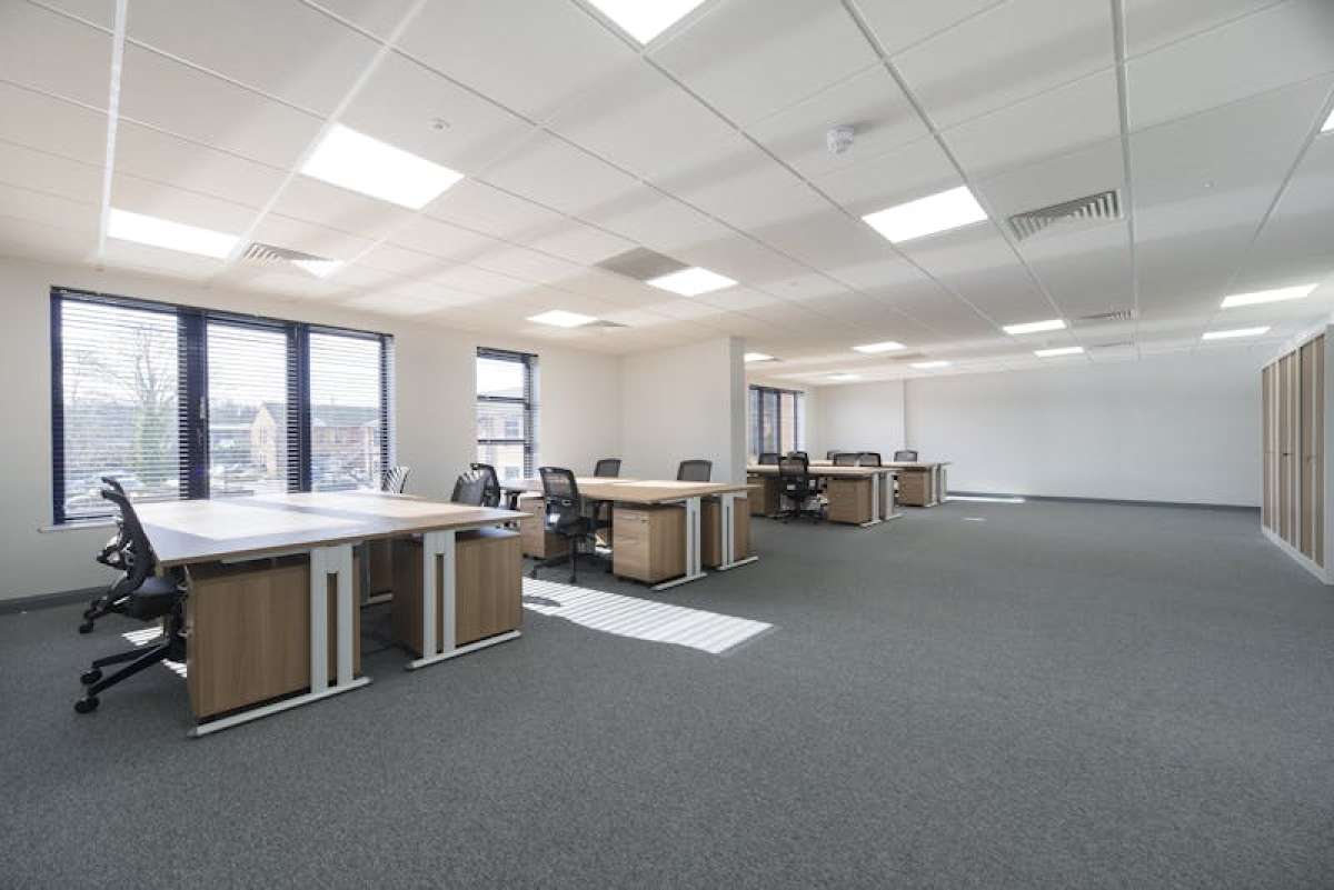 Office in Basingstoke - photo 3