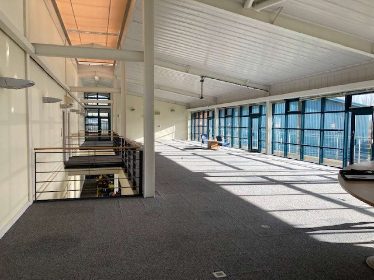 Office in Newark-On-Trent - photo 3