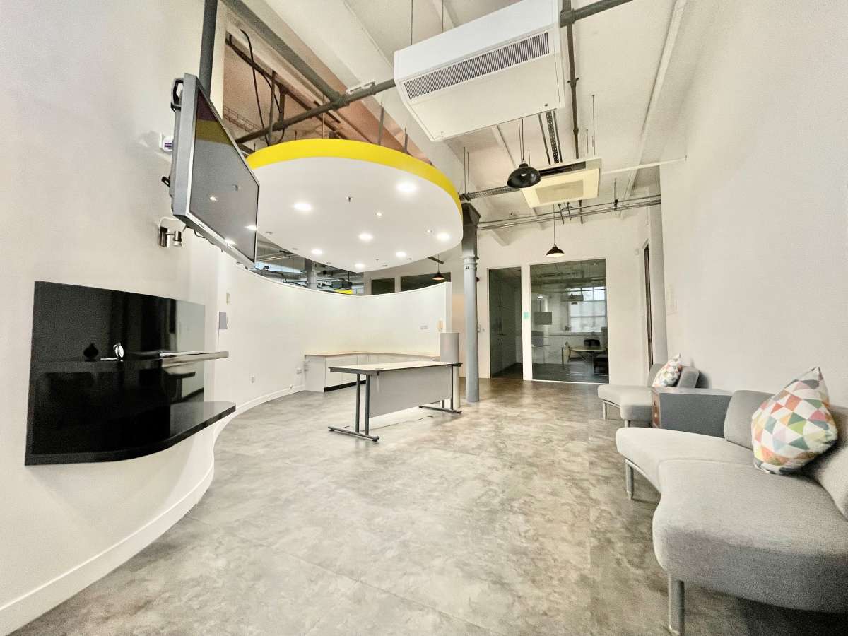 Office in Bradford - photo 2