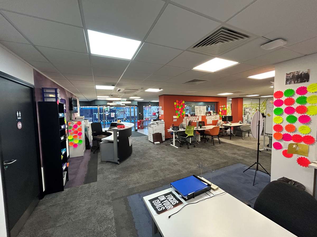 Retail/Shop in Leicester - photo 2