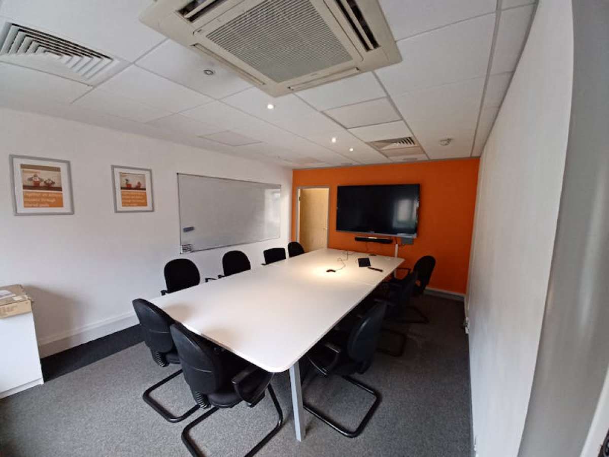 Office in Guildford - photo 4