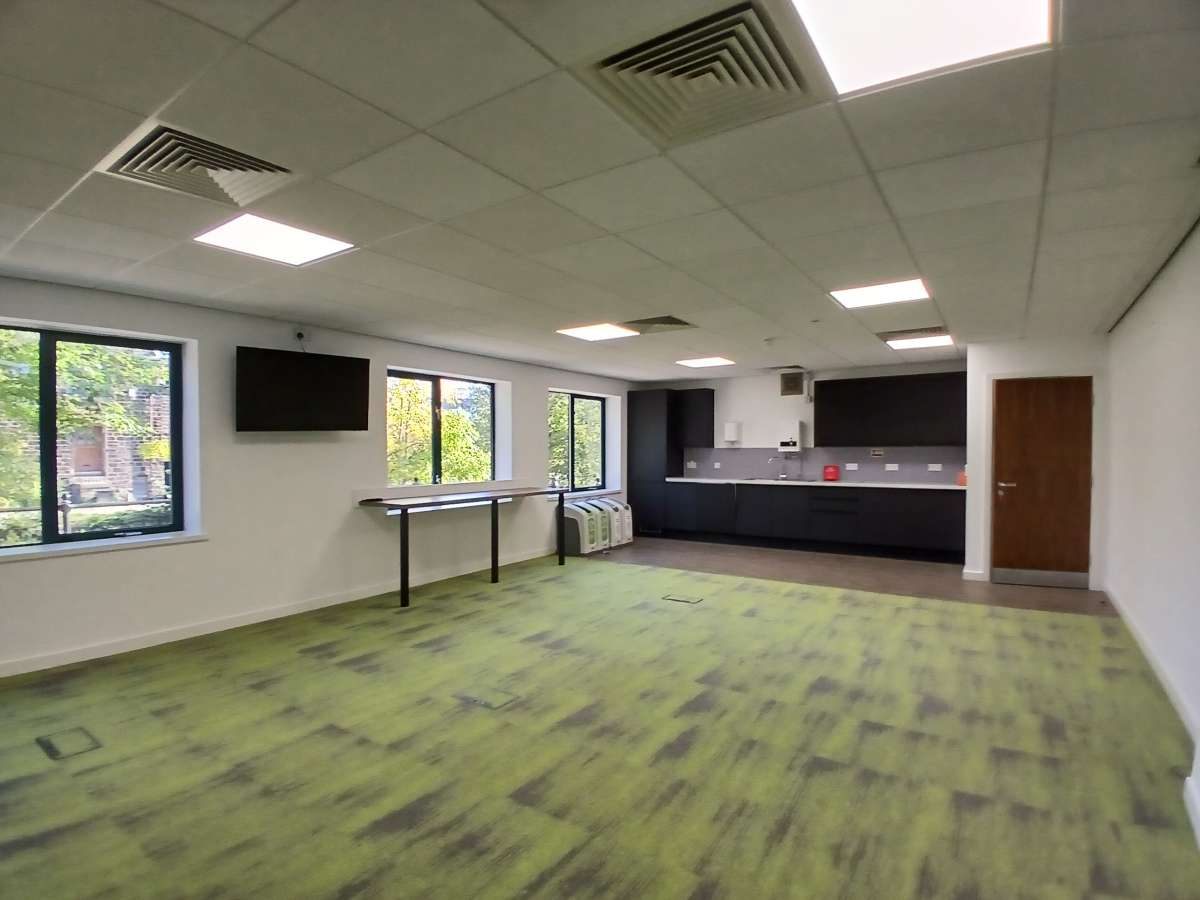 Office in Shipley - photo 4