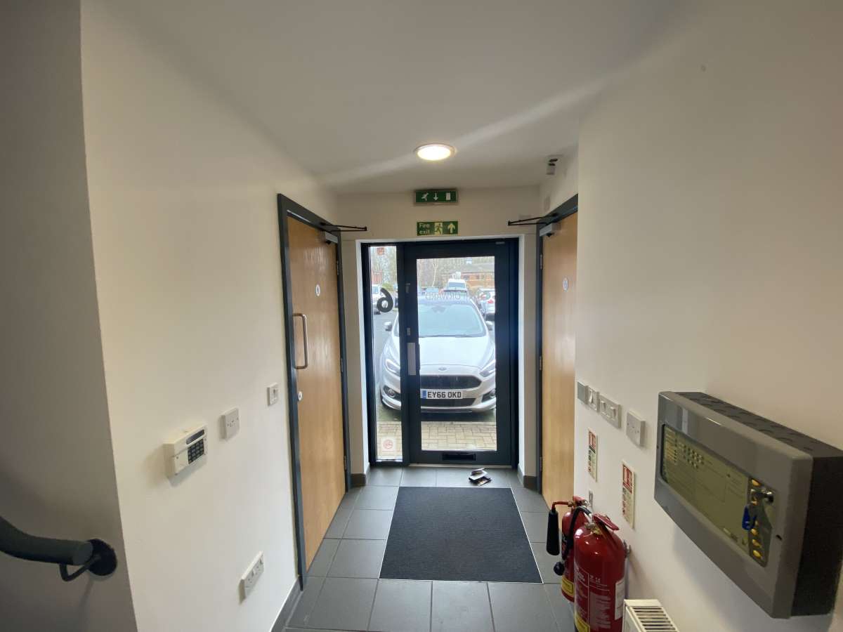 Office in Wolverhampton - photo 2