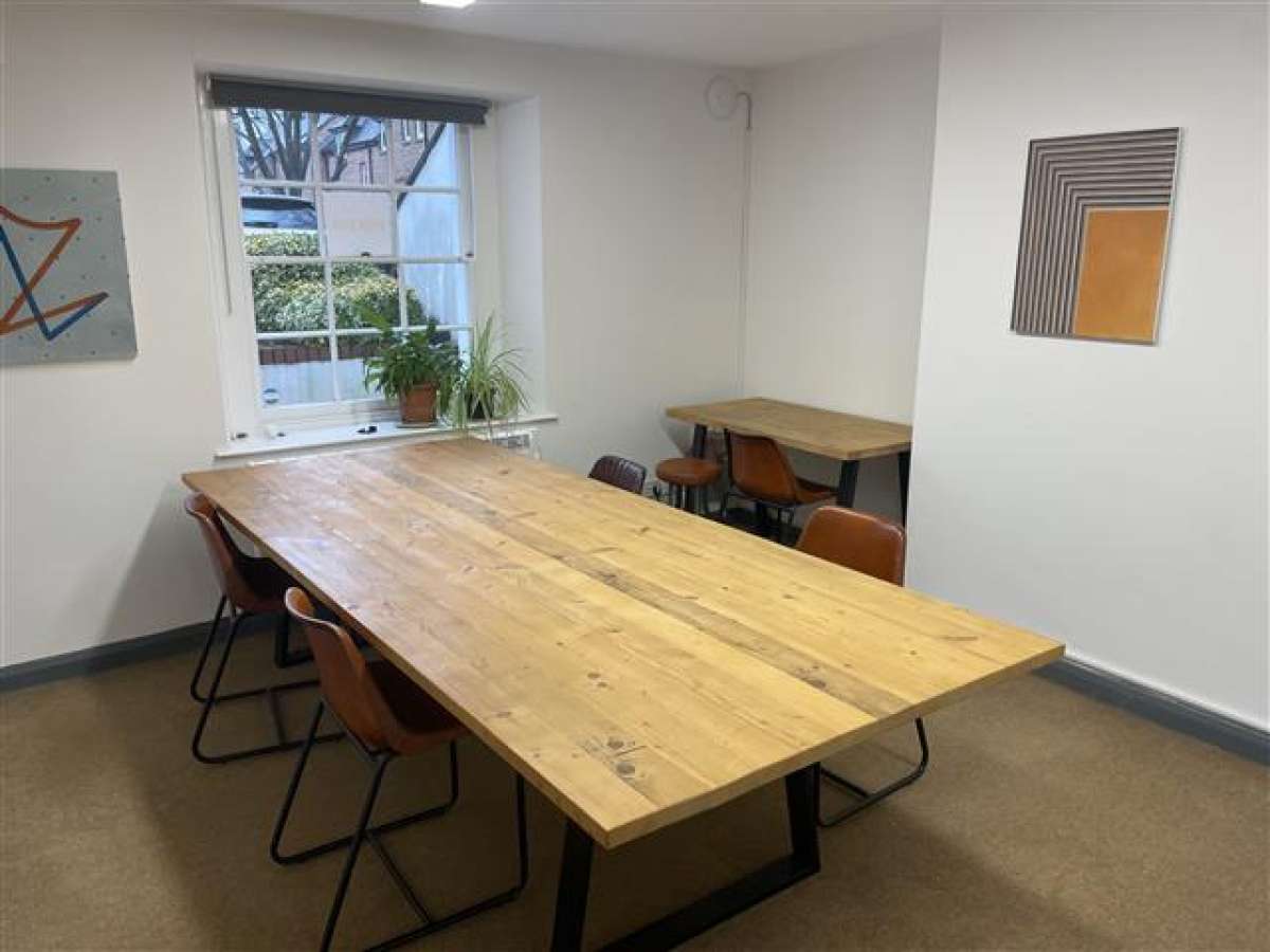 Office in Winchester - photo 3