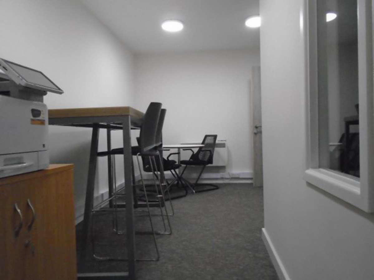 Office in Devizes - photo 4