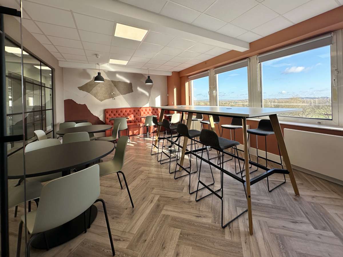 Office in Reading - photo 2