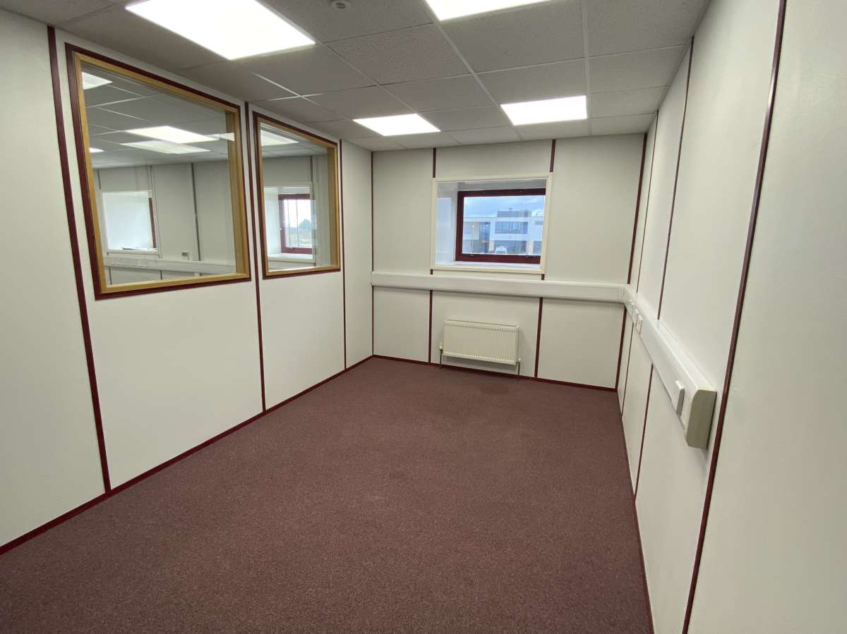 Office in Doncaster - photo 3