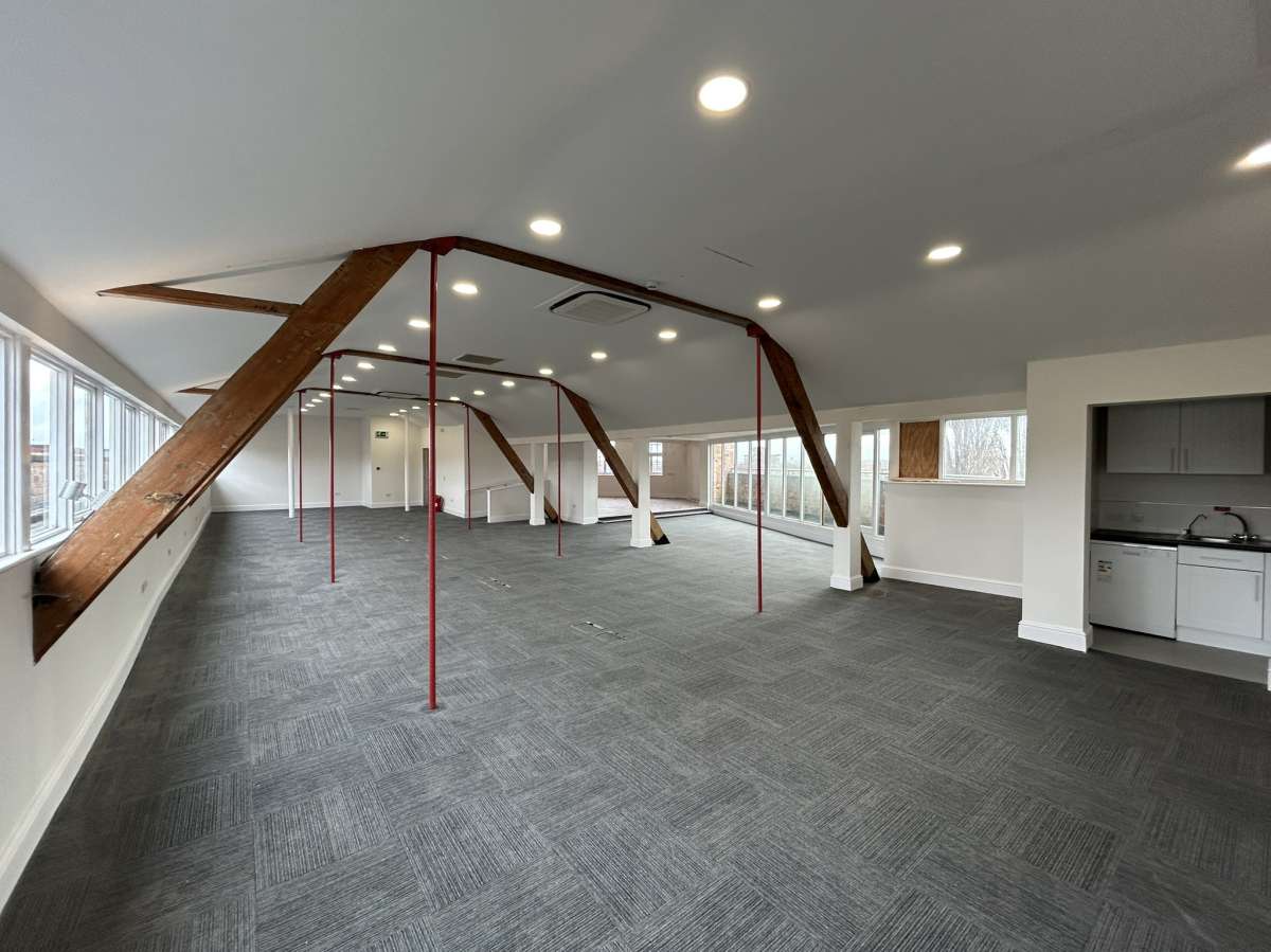 Office in Nottingham - photo 4