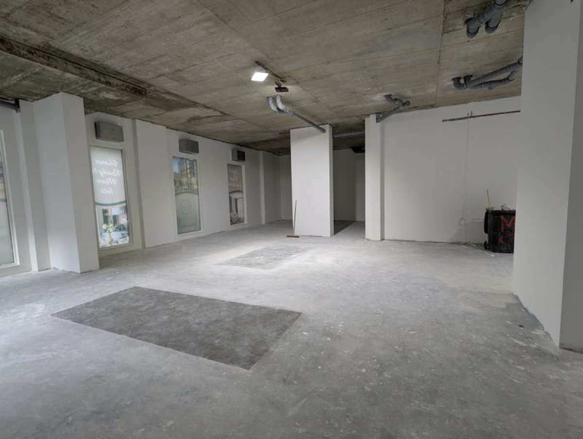 Office in Staines-upon-Thames - photo 3