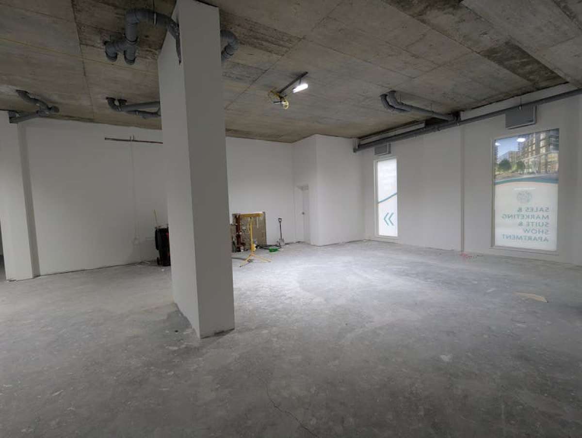 Office in Staines-upon-Thames - photo 4