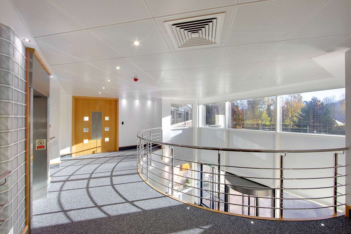 Office in Maidenhead - photo 4