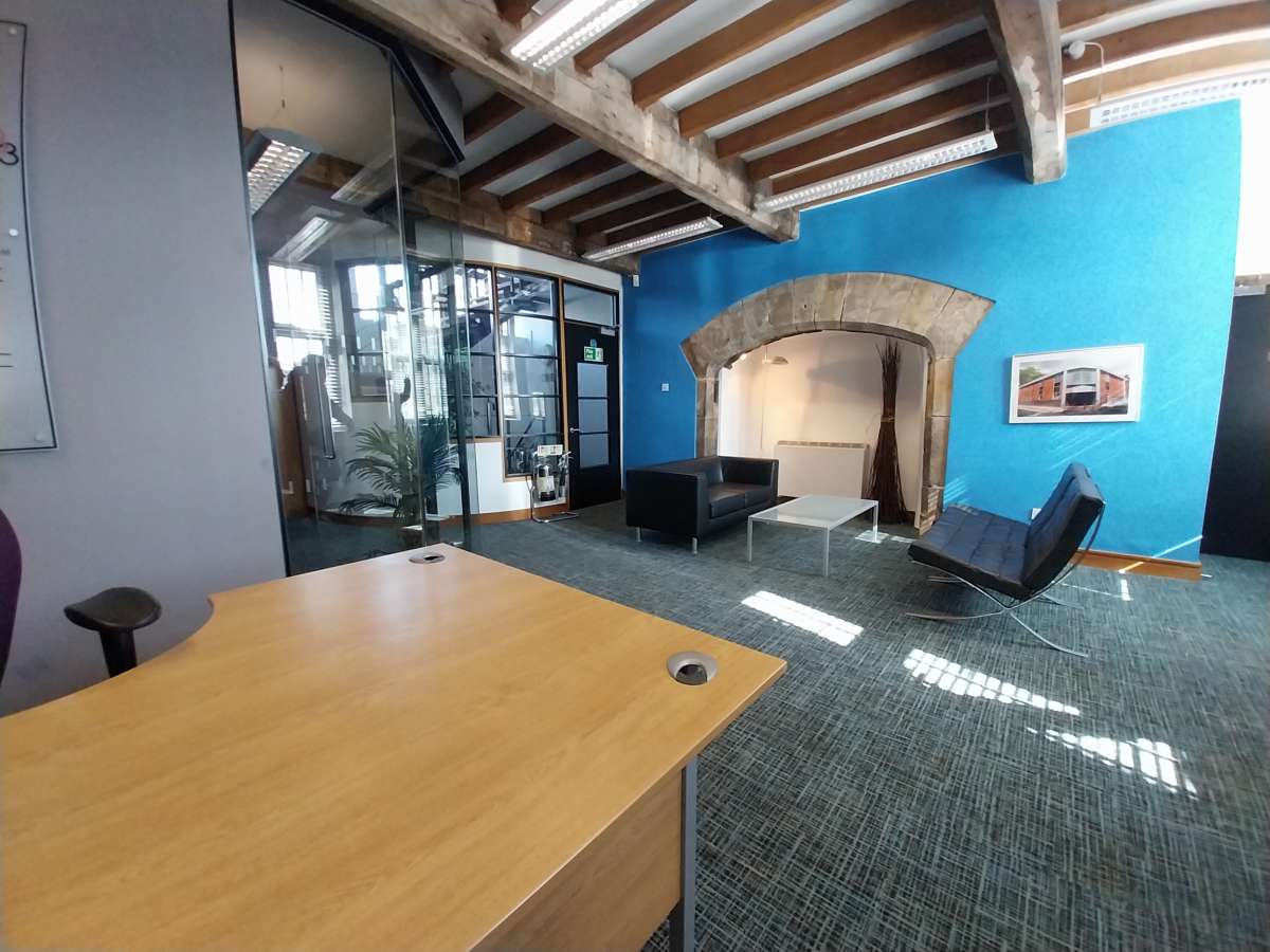 Office in Bradford - photo 4