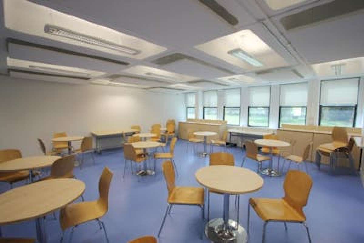 Office in Winchester - photo 4