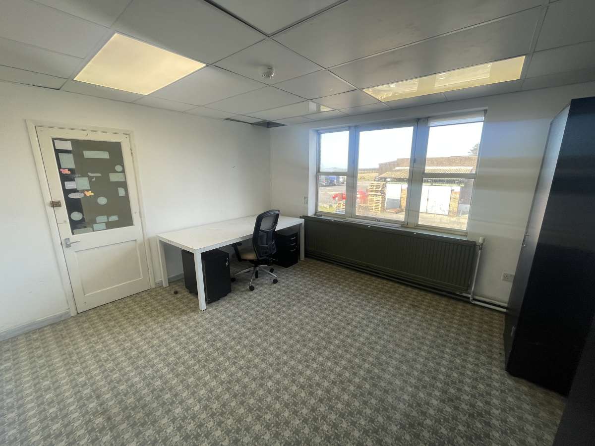 Office in Dorchester - photo 3