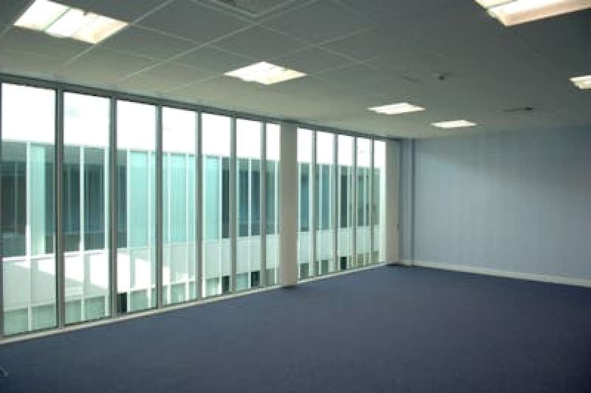 Office in Erith - photo 4