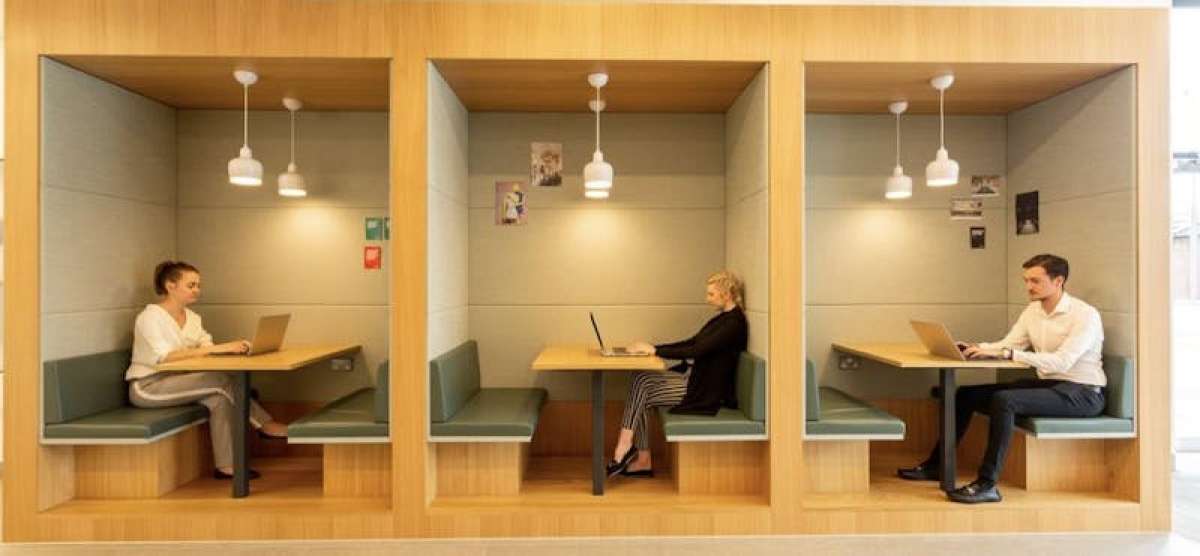 Office in Woking - photo 2