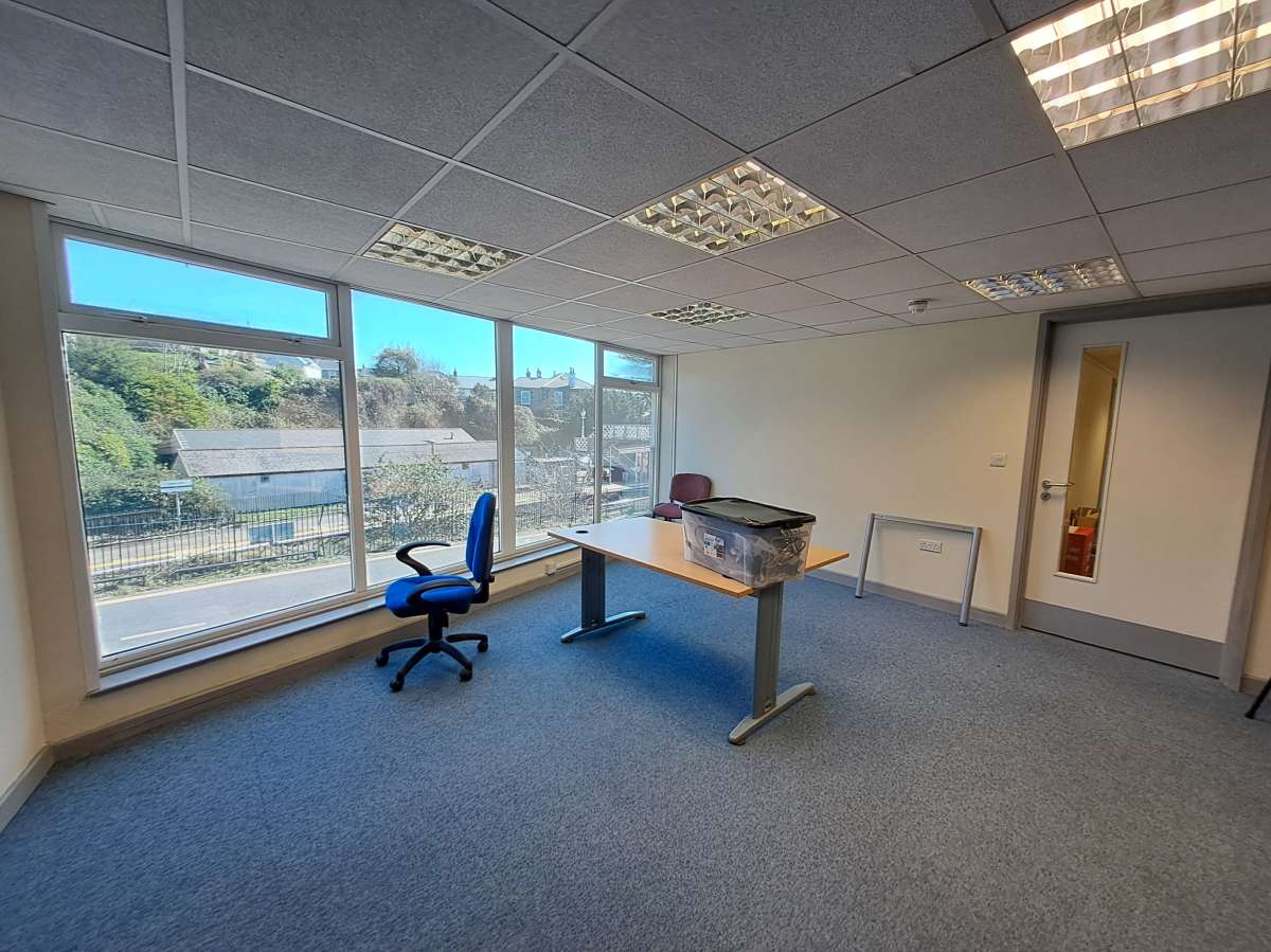 Office in Redruth - photo 2