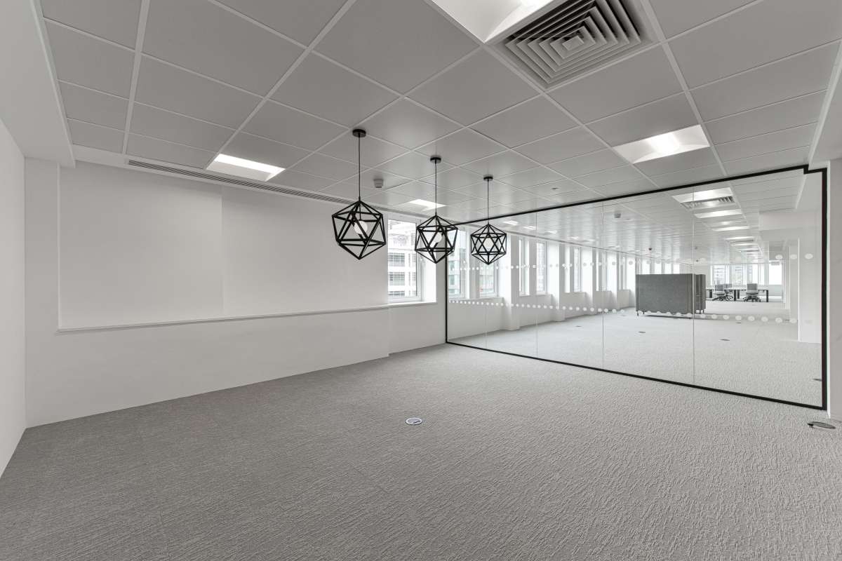 Office in Croydon - photo 4