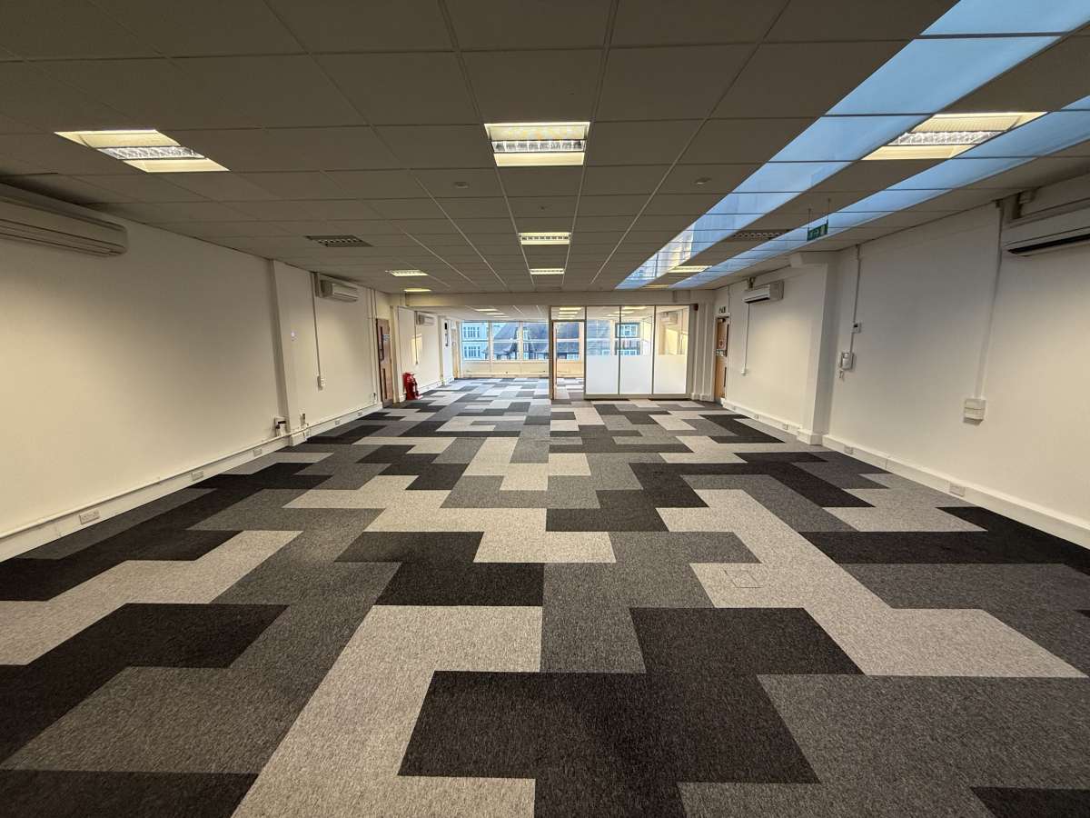 Office in Bromley - photo 2