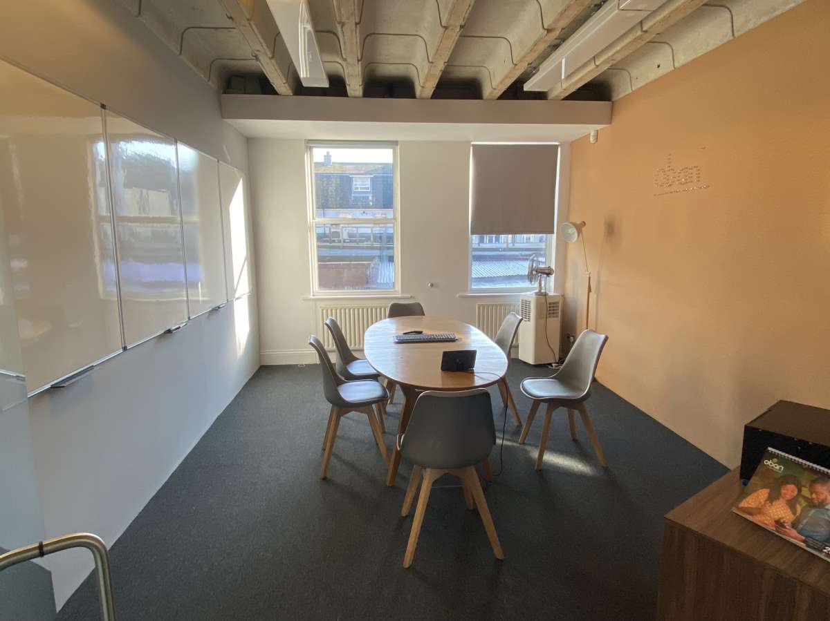 Office in Brighton - photo 4