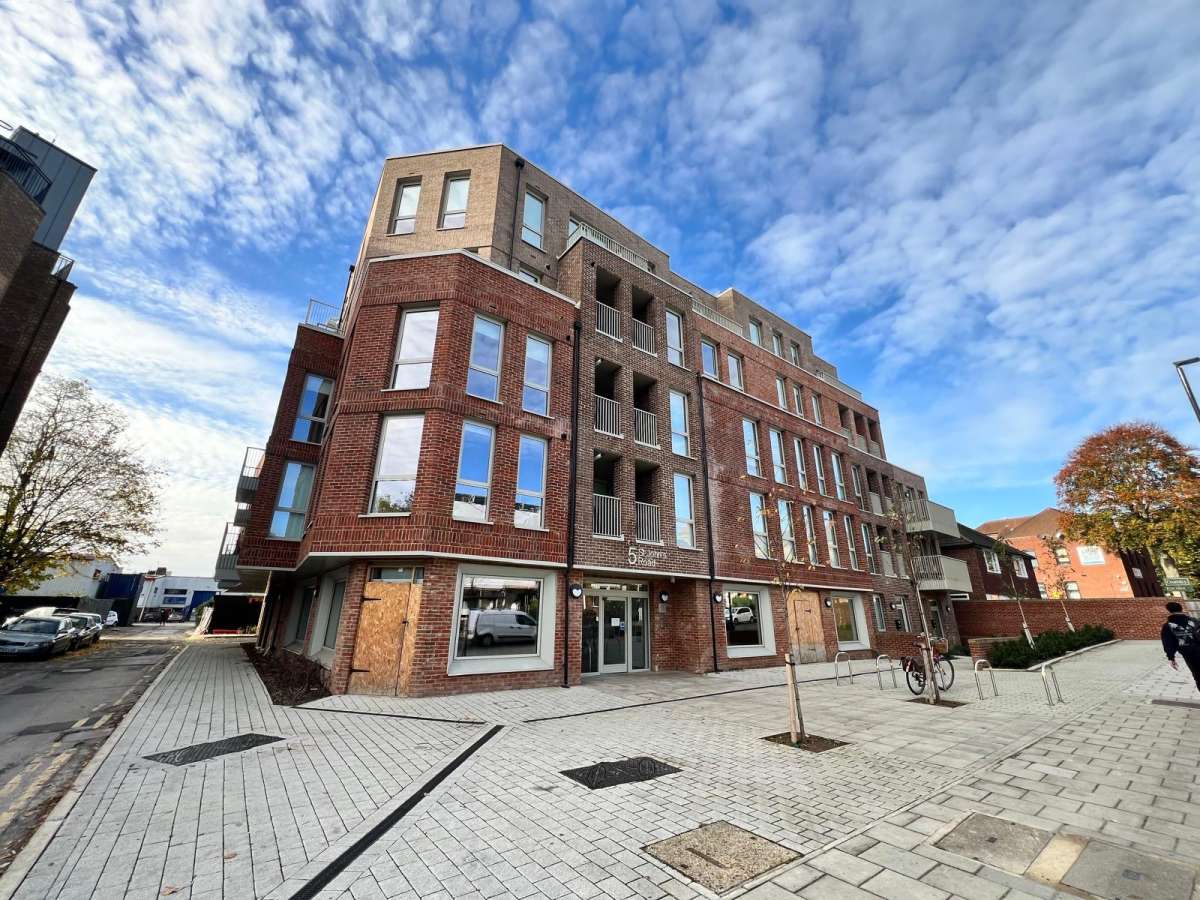 Office in Isleworth - photo 4