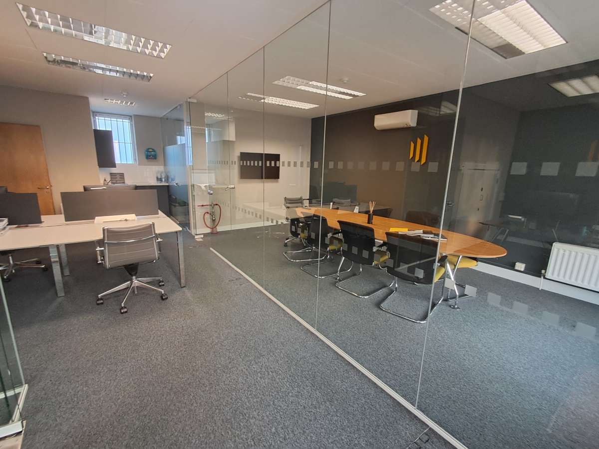 Office in South Croydon - photo 3