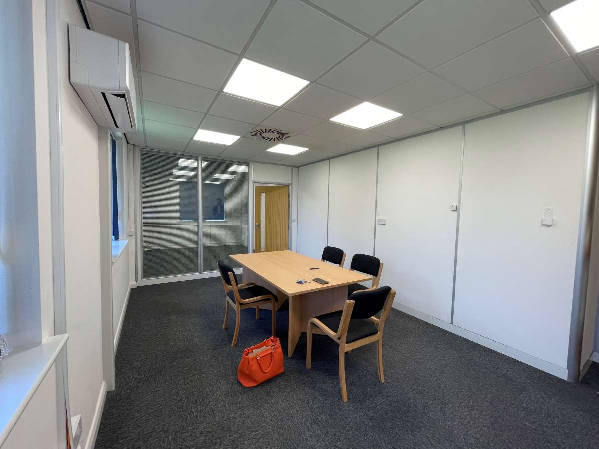 Office in Peterborough - photo 4