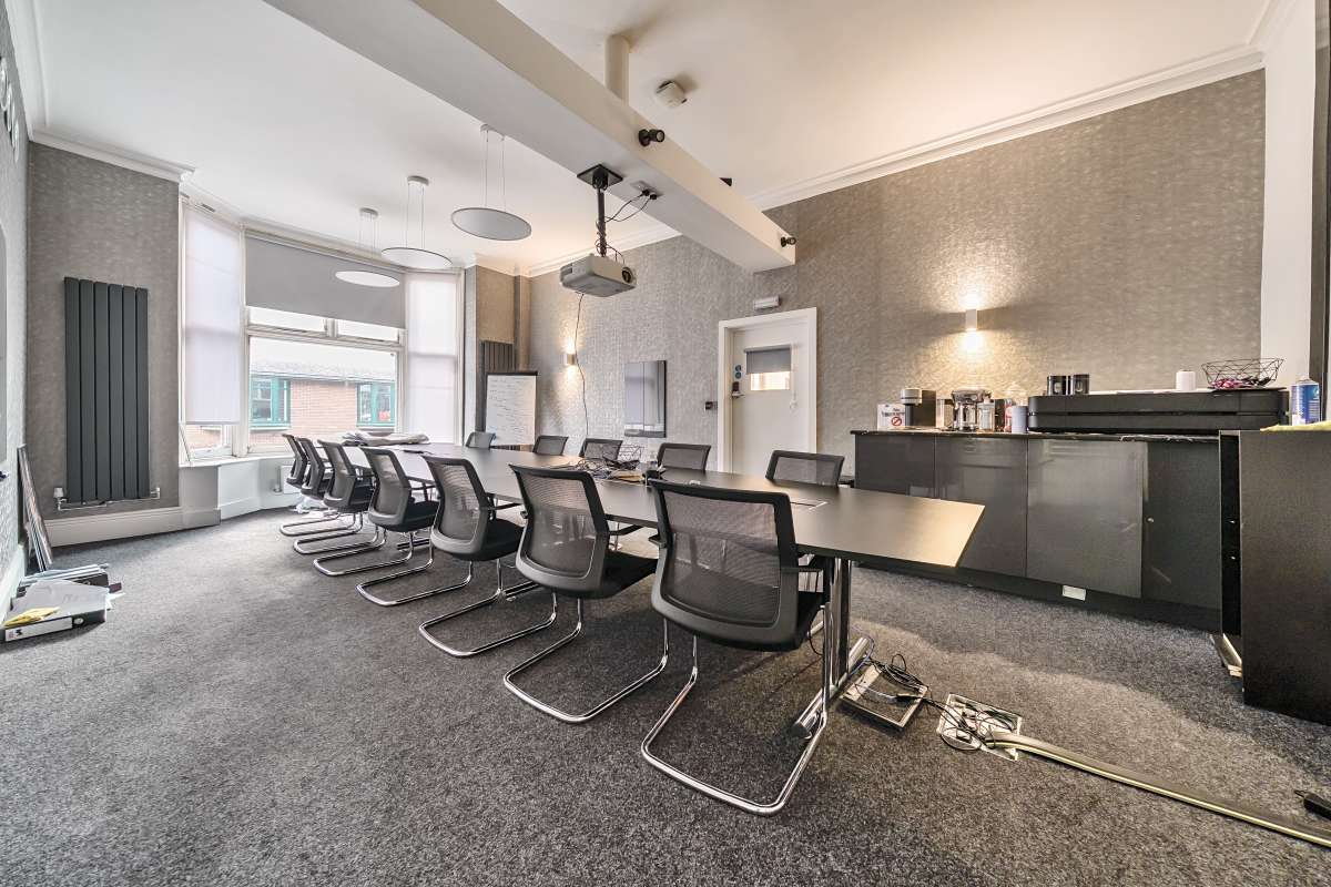 Office in Guildford - photo 2