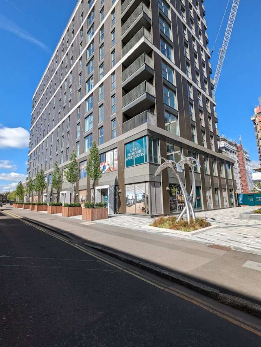 Office in Staines-upon-Thames - photo 3