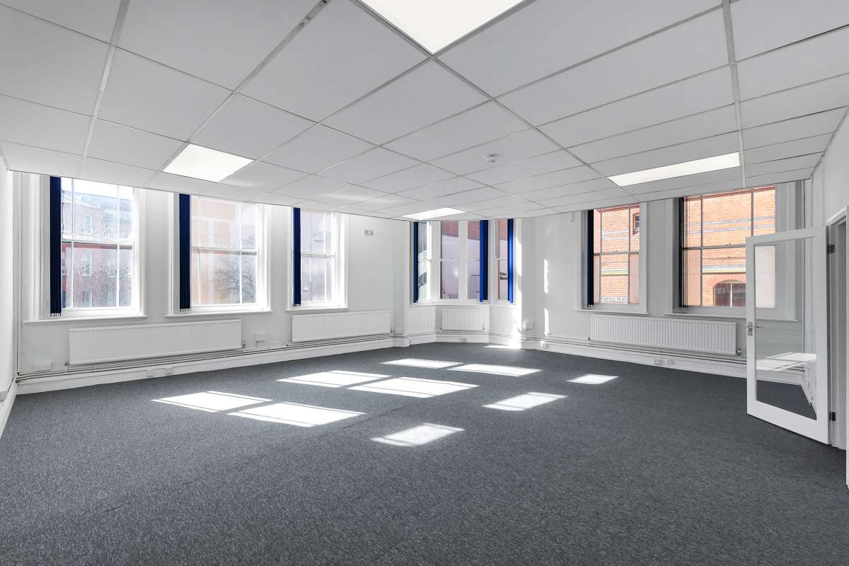 Office in Nottingham - photo 2