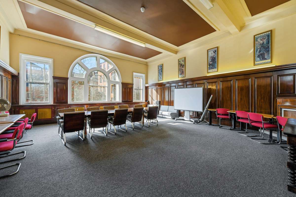 Office in Nottingham - photo 3