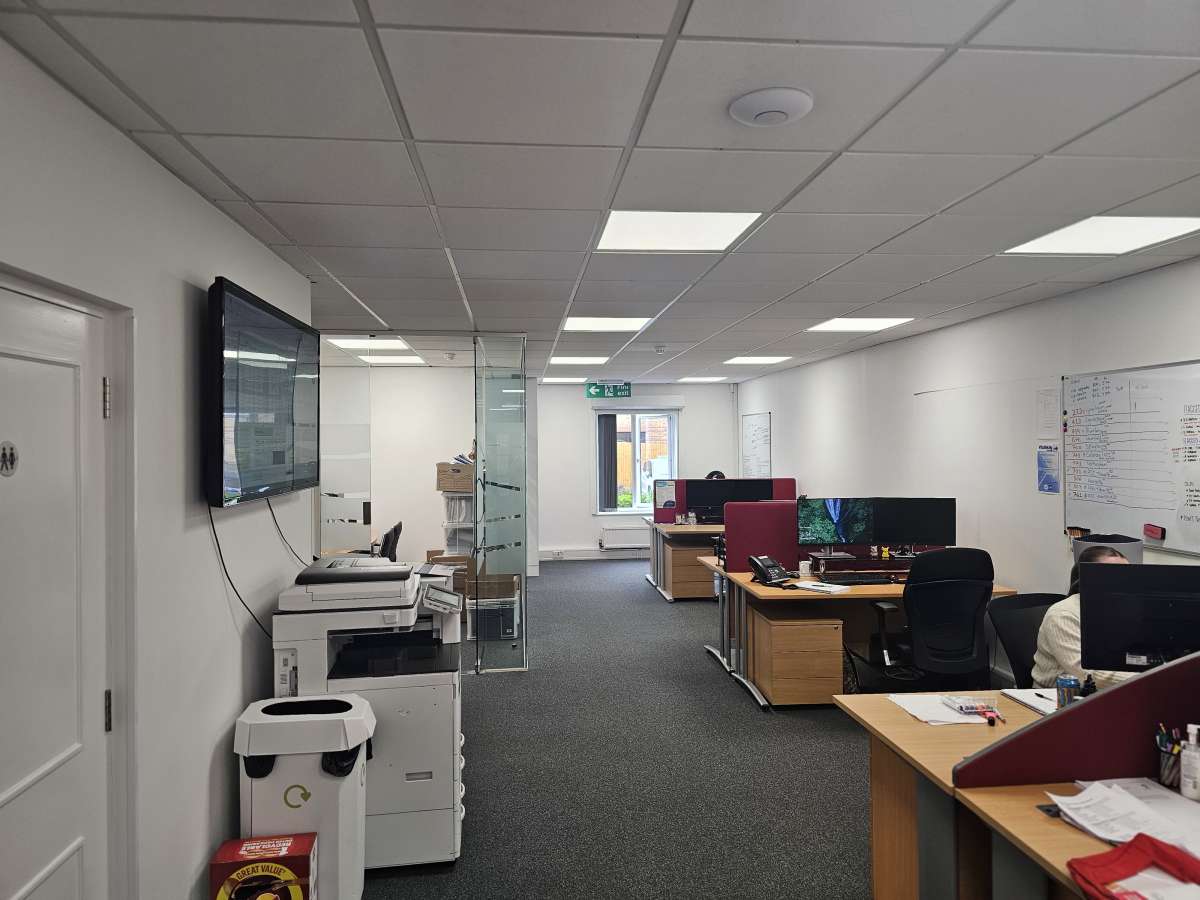 Office in Maidstone - photo 2