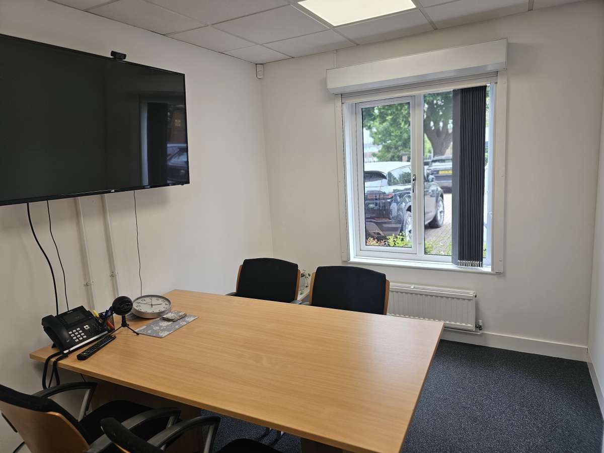 Office in Maidstone - photo 3
