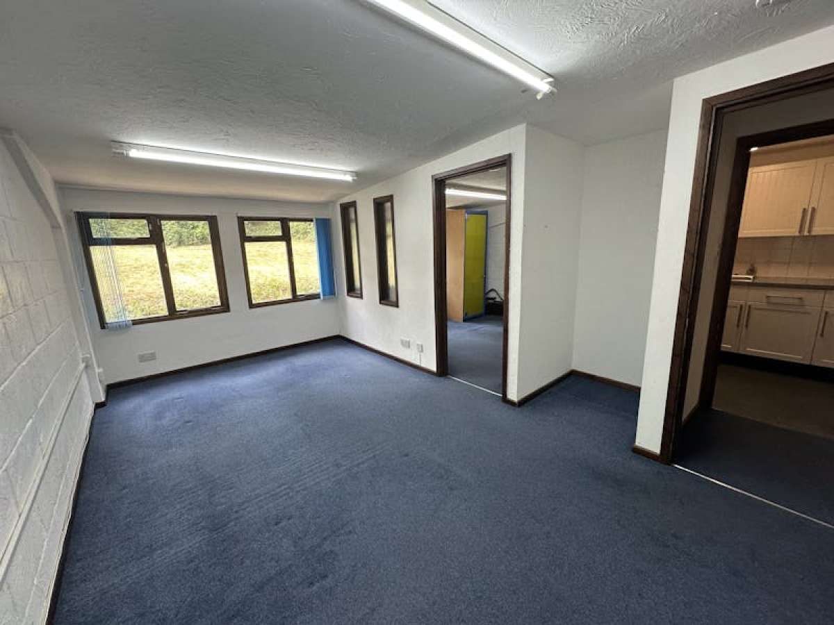 Office in Farnham - photo 4