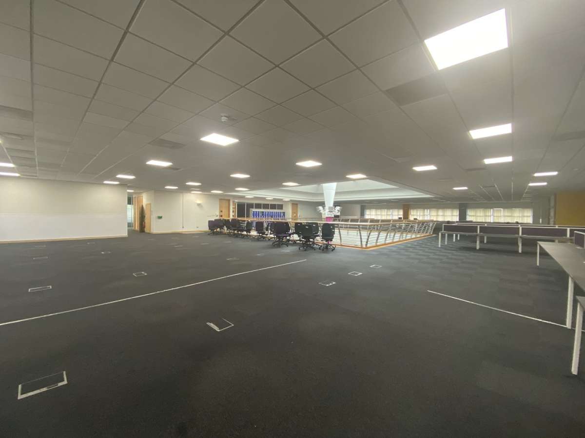 Office in Brierley Hill - photo 4