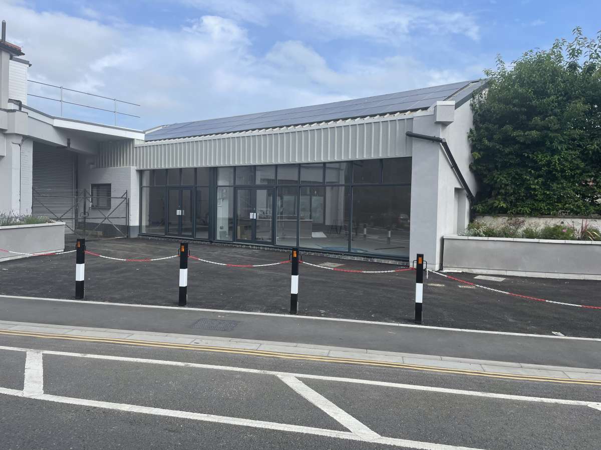 Office in Trowbridge - photo 2