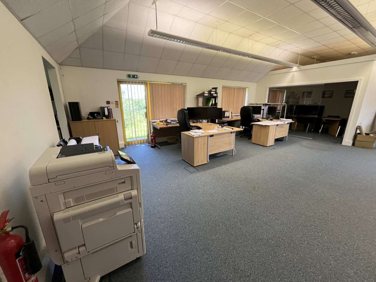 Office in Redruth - photo 4