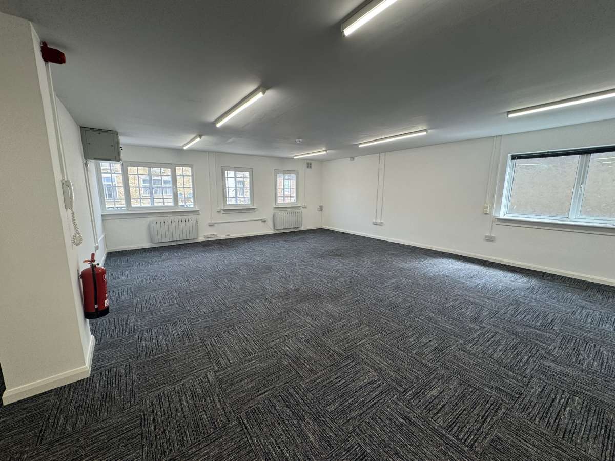 Office in Peterborough - photo 4