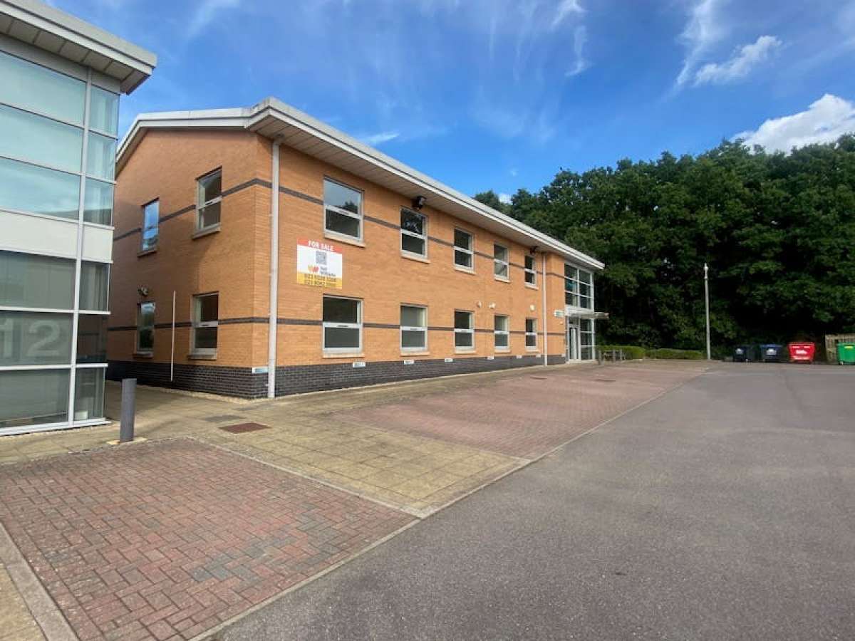 Office in Fareham - photo 4