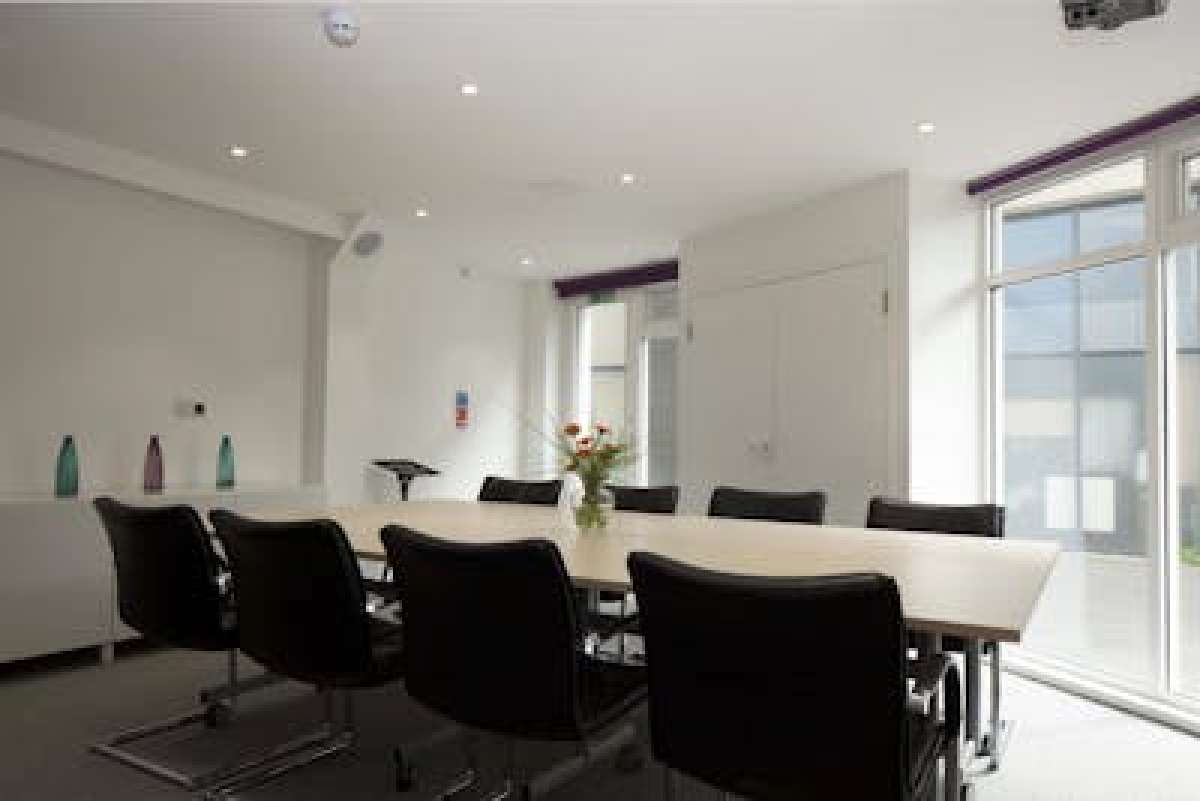 Office in London - photo 4