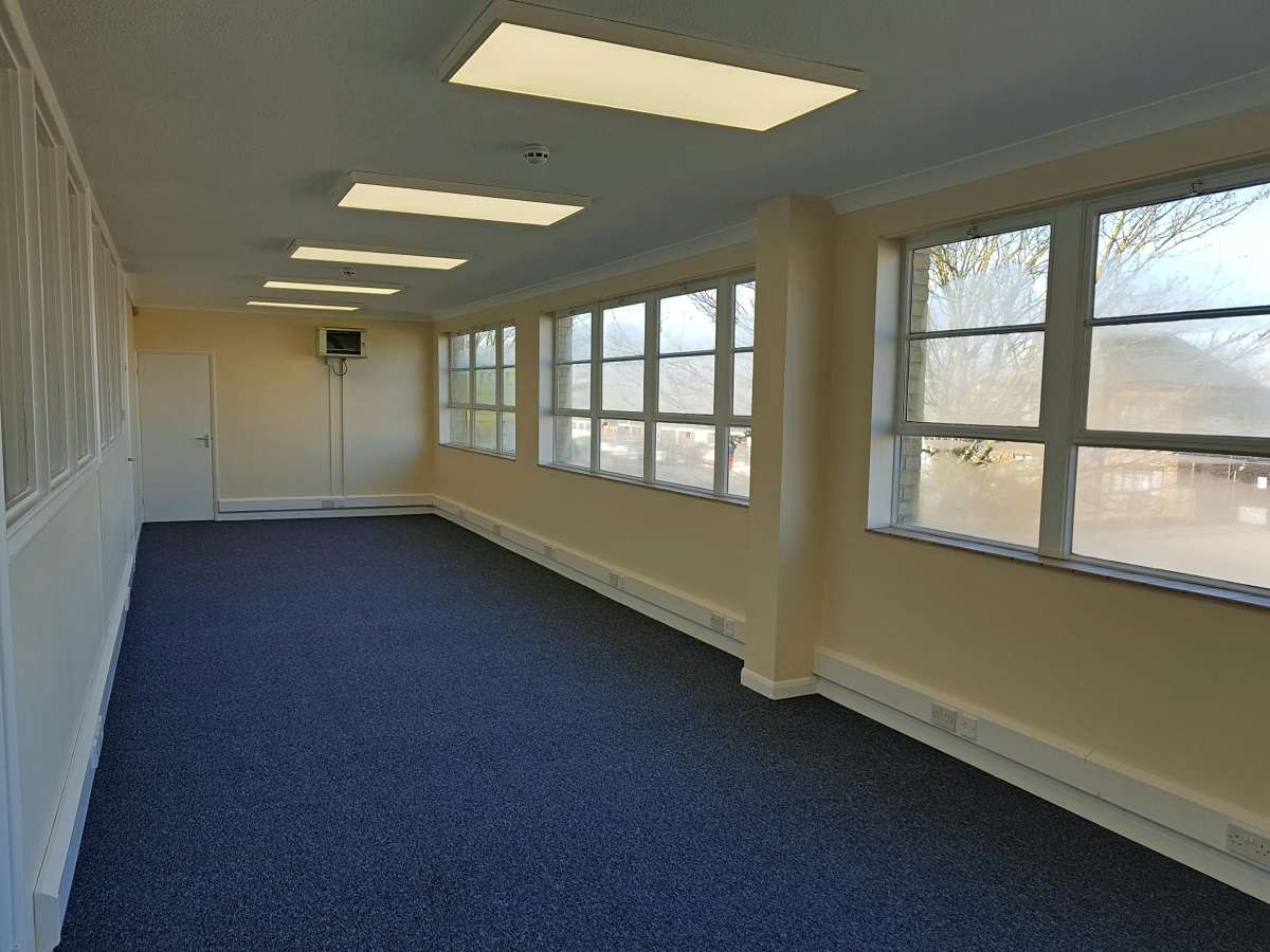 Office in Sheerness - photo 3
