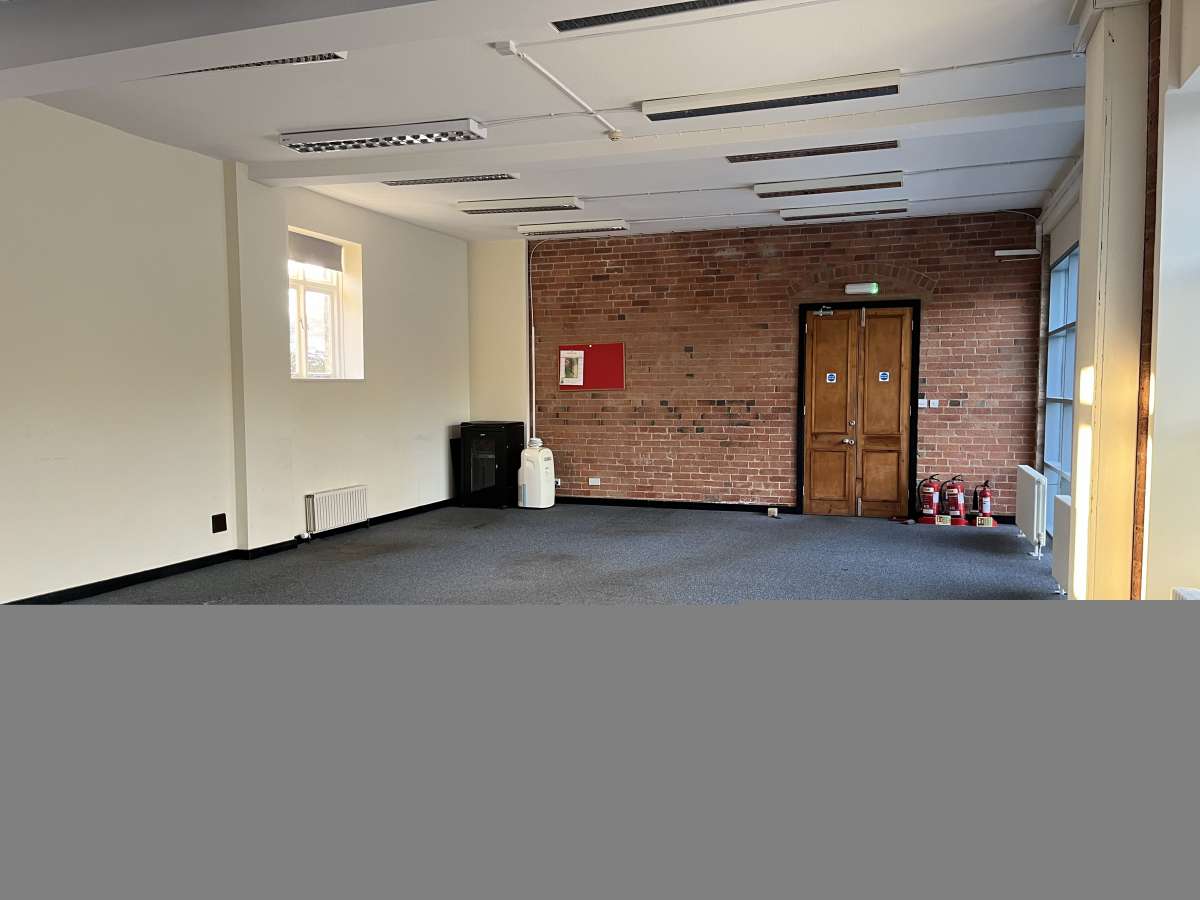 Office in Castle Donington - photo 2