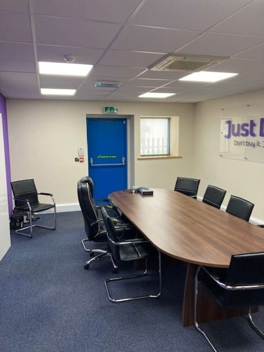 Office in Ashford - photo 2