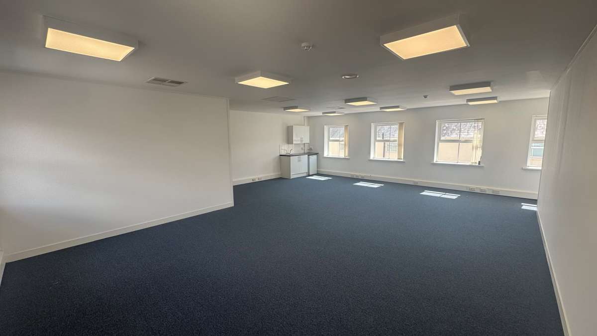 Office in Warwick - photo 2