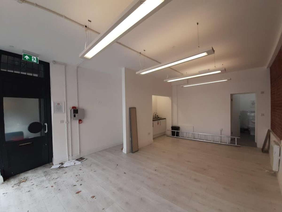 Office in Farnham - photo 3