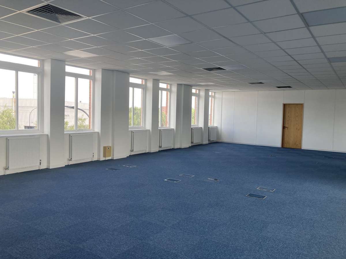 Office in Sheffield - photo 2