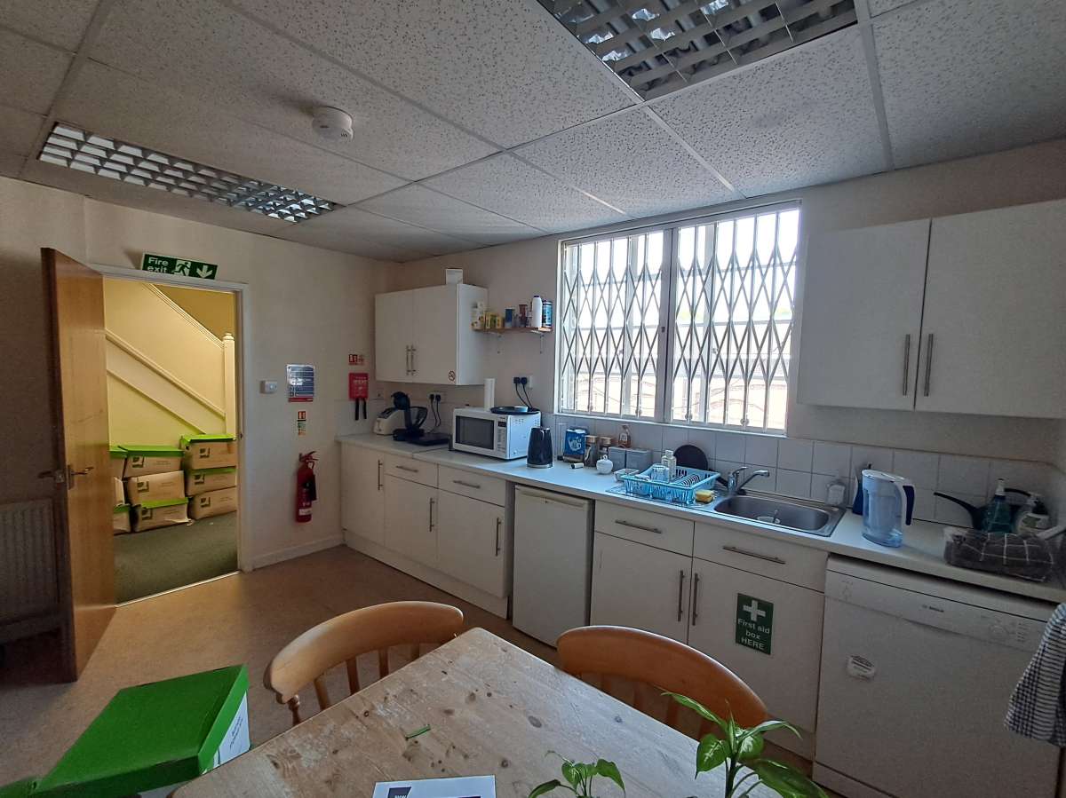 Office in Croydon - photo 4