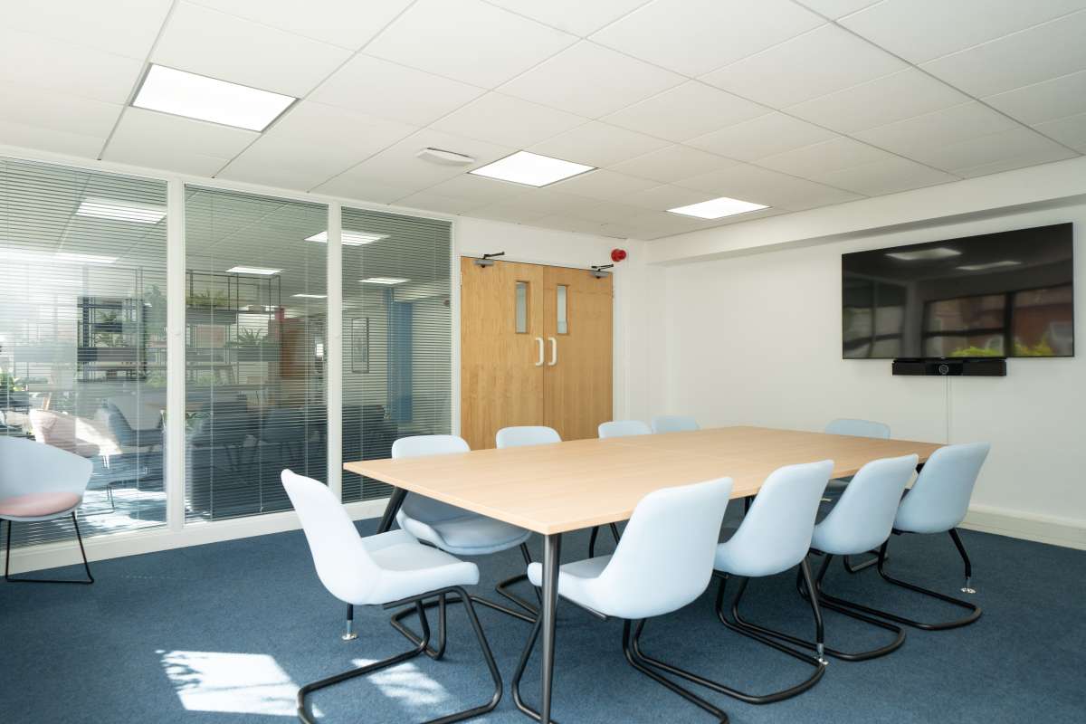 Office in Caterham - photo 2